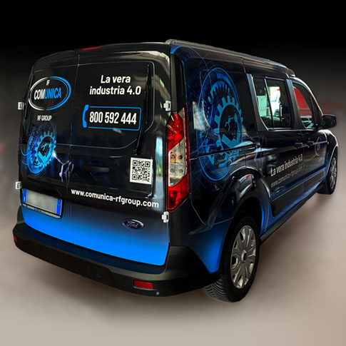 furgone con applicazione wrapping su tutta la superficie