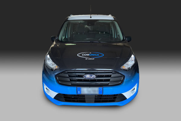 wrapping su furgone aziendale, vista frontale, per ditta che si occupa di installazione software