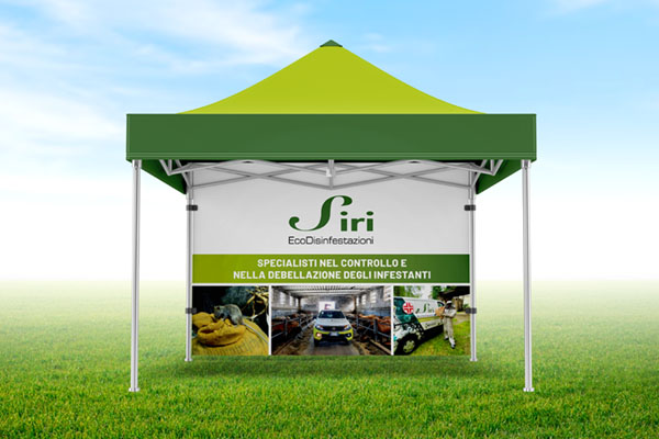 gazebo in un prato all'aria aperta per evento di agricoltura