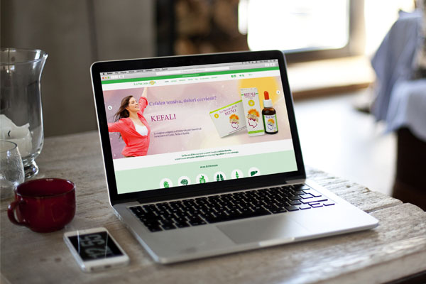 laptop con aperta una finestra di un sito vetrina e-commerce di una erboristeria